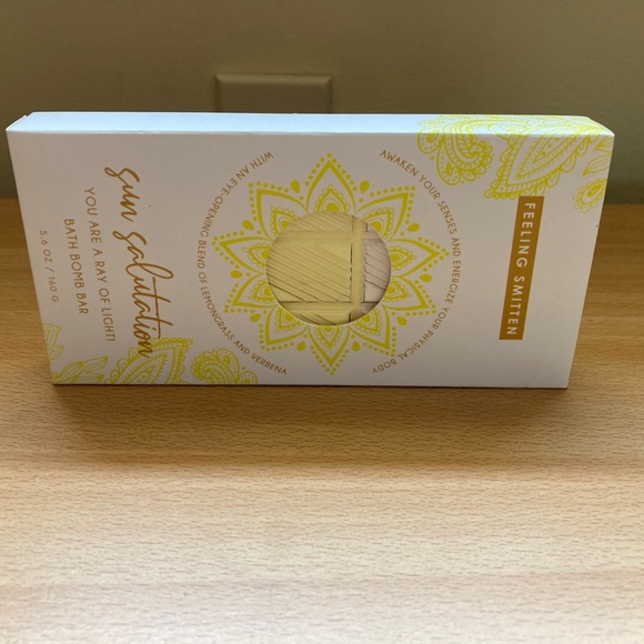 Feeling Smitten Bath Bomb Bar Sun Salutation - Picture 3 of 3